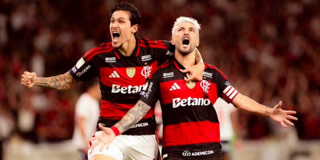 Flamengo, Corinthians e Palmeiras aumentam distância em camisas mais valorizadas do Brasil