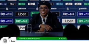Ronaldinho Gaúcho estrela nova campanha da Uber - Divulgação