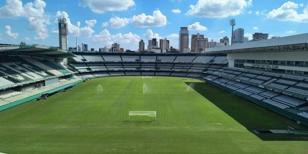 Coral firma patrocínio ao Coritiba e reforça presença no mercado da Região Sul