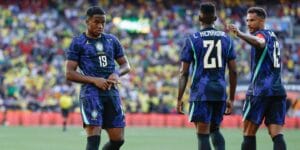 Endrick, Luiz Henrique e Danilo comemoram o segundo gol do Brasil - Rafael Ribeiro / CBF