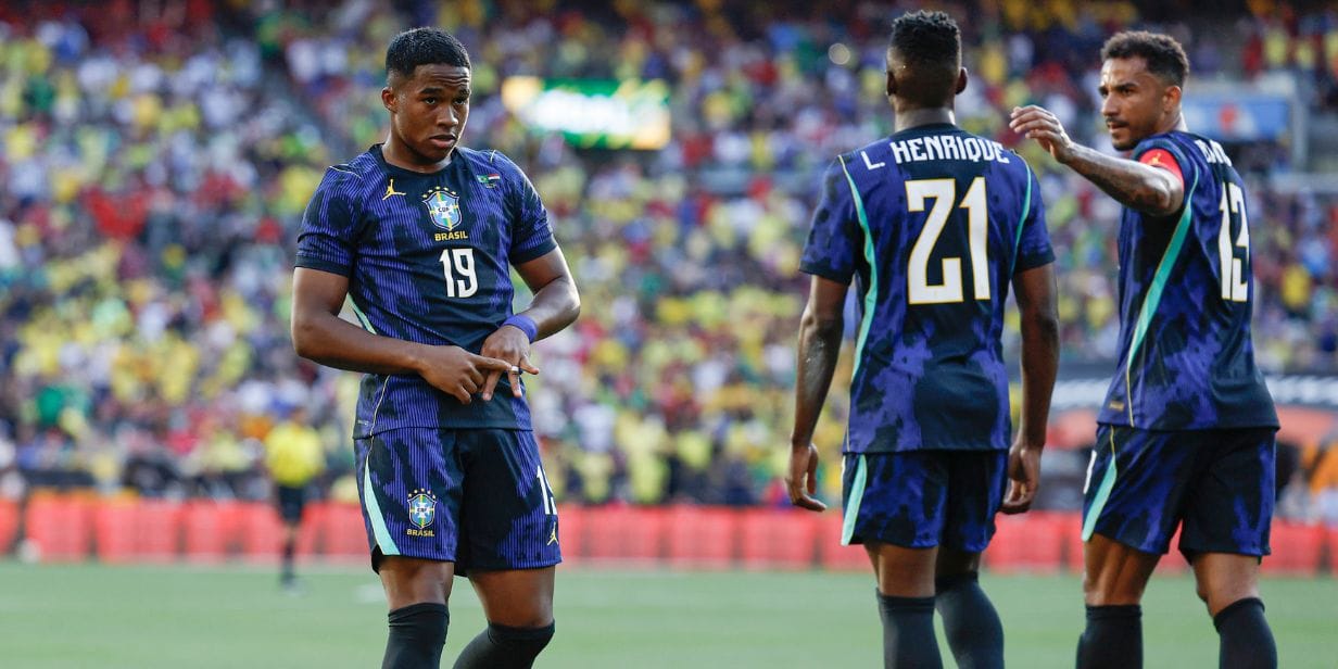 Endrick, Luiz Henrique e Danilo comemoram o segundo gol do Brasil - Rafael Ribeiro / CBF
