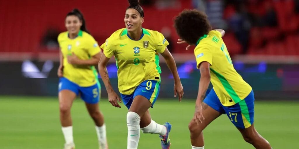 Governo isenta de ISS empresas ligadas à Copa do Mundo Feminina 2027