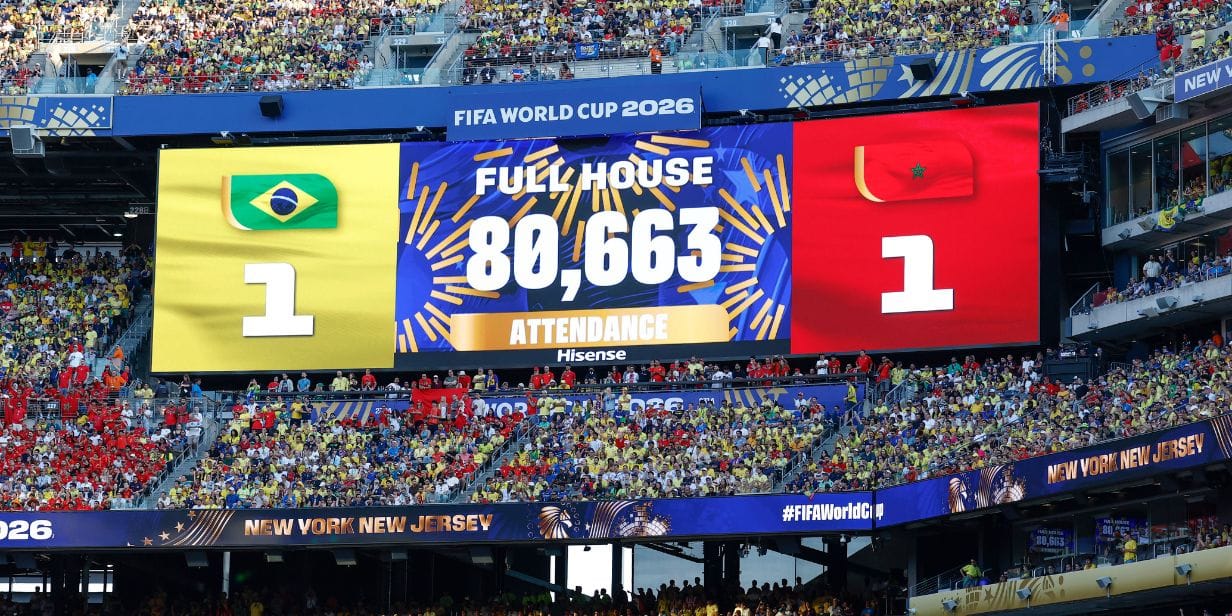 Telão do Nova York/Nova Jersey Stadium mostra o público de Brasil x Marrocos, na estreia da seleção na Copa do Mundo 2026 - Rafael Ribeiro e Nelson Terme / CBF