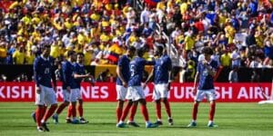 Seleção francesa entra em campo para amistoso contra a Colômbia, em março - Divulgação