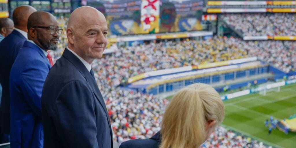 Gianni Infantino nega interesse financeiro e reforça paradas como necessidade esportiva na Copa