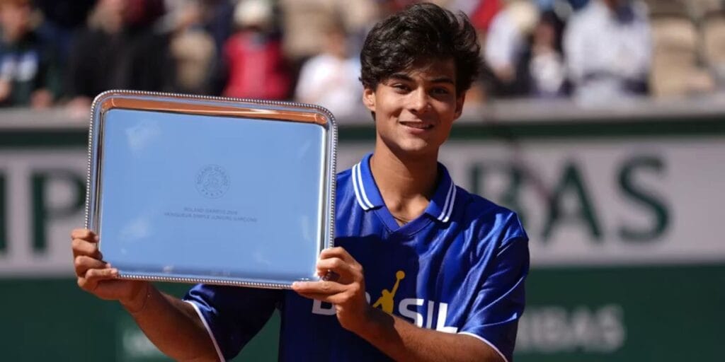 Nike reforça estratégia com Jordan e seleção ao vestir Guto Miguel em Roland Garros