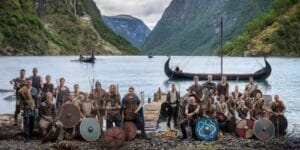 Noruega vende foto viking de seleção para caridade, mas imagem causa polêmica no país