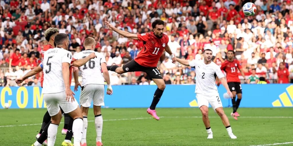 Mostafa Zico empata de cabeça o jogo com a Nova Zelândia, pela Copa do Mundo - Fifa/Divulgação