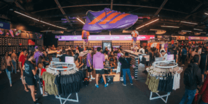 Adidas aumenta receita em 7% e ultrapassa € 7,25 bilhões no terceiro trimestre