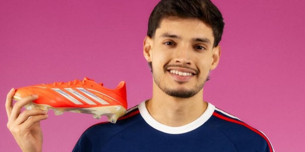 No 2º dia de Copa 2026, Adidas deixa lanterna da artilharia das chuteiras, mas inaugura placar dos gols contra