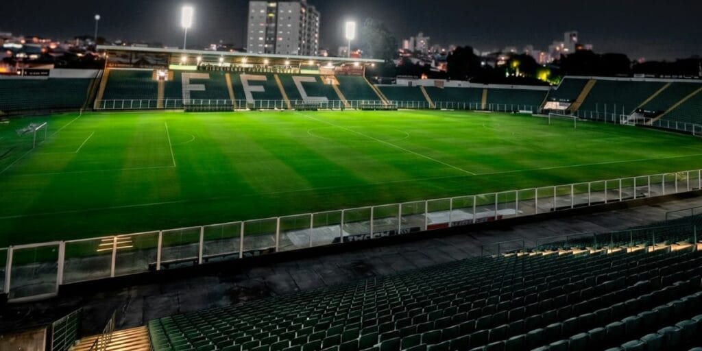 Figueirense recorre à Justiça para também poder deixar FFU