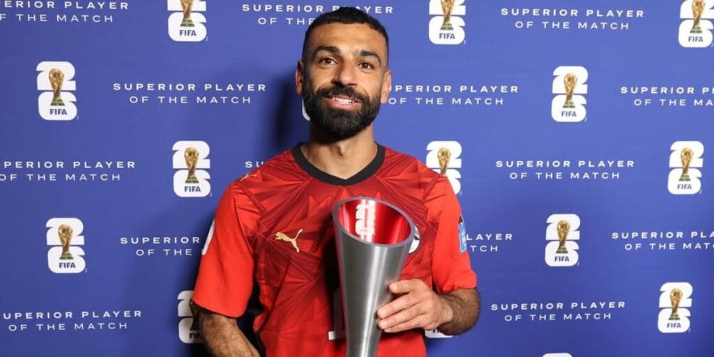 Fifa retira Michelob Ultra de troféu entregue a atletas islâmicos, mas enfrenta outros constrangimentos na premiação