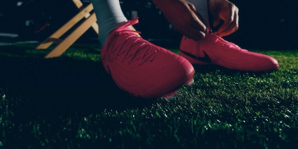 Na abertura da Copa, festa da Adidas tem goleada da Nike na disputa pela artilharia das chuteiras