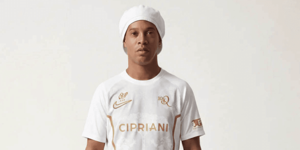 Ronaldinho Gaúcho fecha com Ravenna, da Itália, para dentro e fora dos gramados
