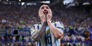 Lionel Messi durante o jogo da Argentina contra Egito, pelas oitavas de final - Fifa/Divulgação