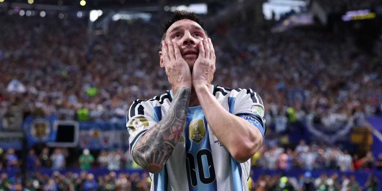 Lionel Messi durante o jogo da Argentina contra Egito, pelas oitavas de final - Fifa/Divulgação
