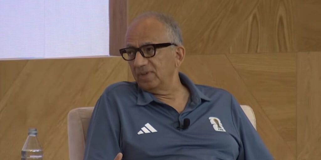 Principal assessor de Infantino renuncia após proposta de venda de ativos do futebol