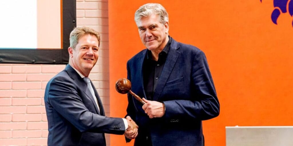 Frank Pauw (à dir.), presidente da Federação Holandesa de Futebol - Divulgação/KNVB 