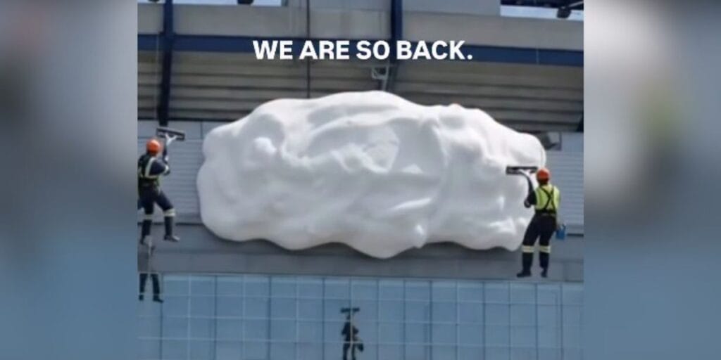 A Gillette viralizou com vídeo feito com IA em que operários faziam a barba e revelavam logotipo da empresa em estádio de Boston - Reprodução/Instagram @gillette
