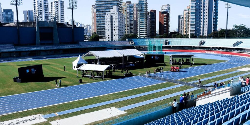Estádio Ícaro de Castro Mello é entregue após renovação da pista de atletismo