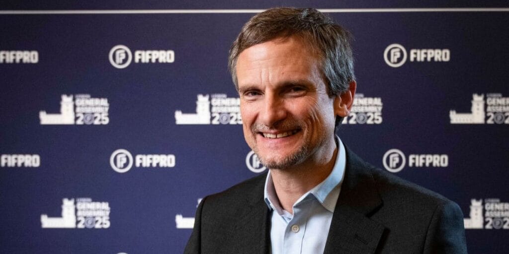 Alex Phillips deixa cargo de secretário-geral da Fifpro