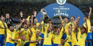 Seleção brasileira ergue o título da Copa América de 2019 - Divulgação/Conmebol