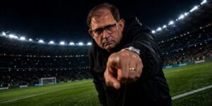O técnico Guto Ferreira protagoniza publicidade de Vagas.com - Divulgação