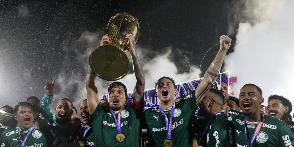 Palmeiras tem déficit acumulado de R$ 124 milhões até junho e liga sinal de alerta nas finanças