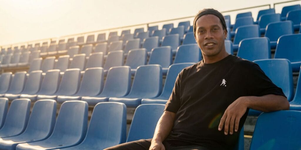 Ronaldinho Gaúcho lança marca de vestuário inspirada em seu estilo fora dos gramados