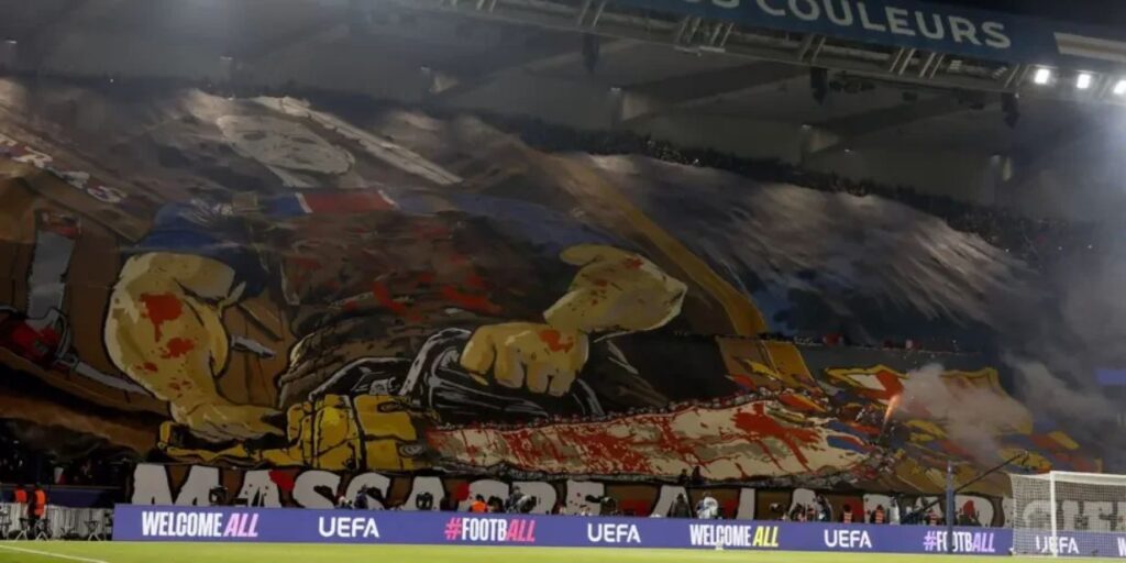 Barcelona denuncia PSG à Uefa por exibição de faixa com “apologia à violência” em Paris