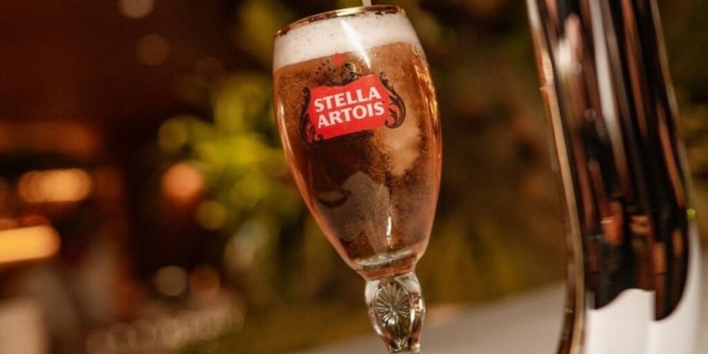 Stella Artois renova com Costa do Sauípe Open, enquanto vê consumo crescer no mercado brasileiro